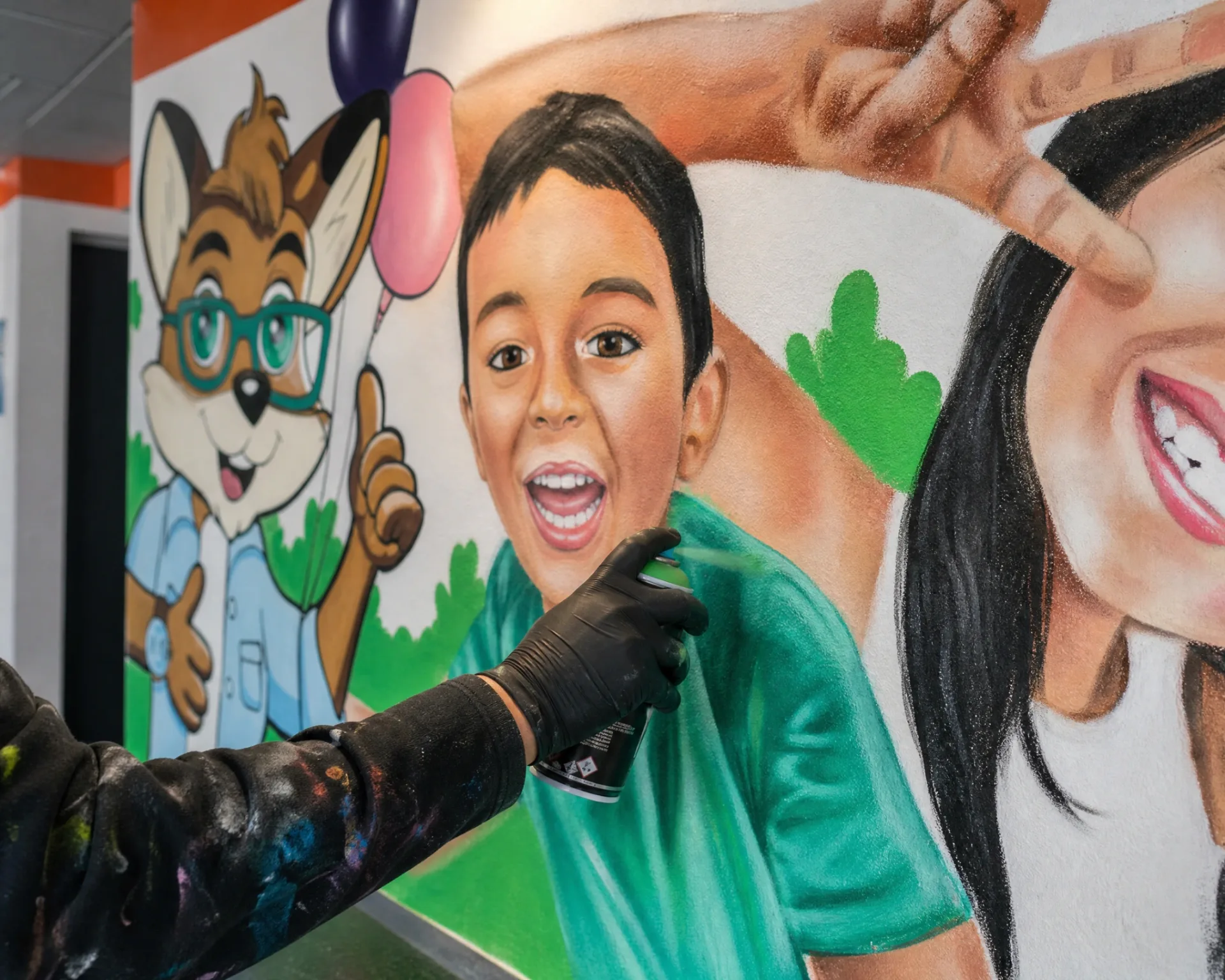 Del concurso de dibujo a la intervención física y digital del hospital
